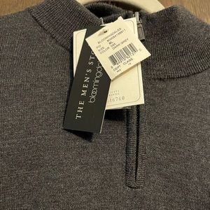 Luxurious Bloomingdale’s mens merino wool sweater XL partial zip